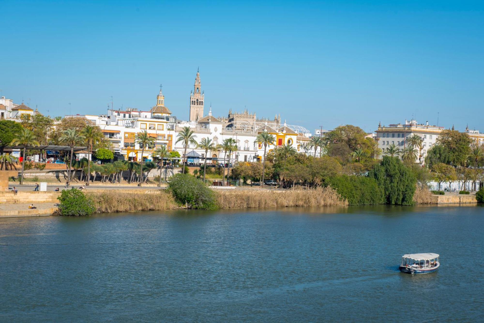 Apartamentos Luxury Puente De Triana Σεβίλλη Εξωτερικό φωτογραφία