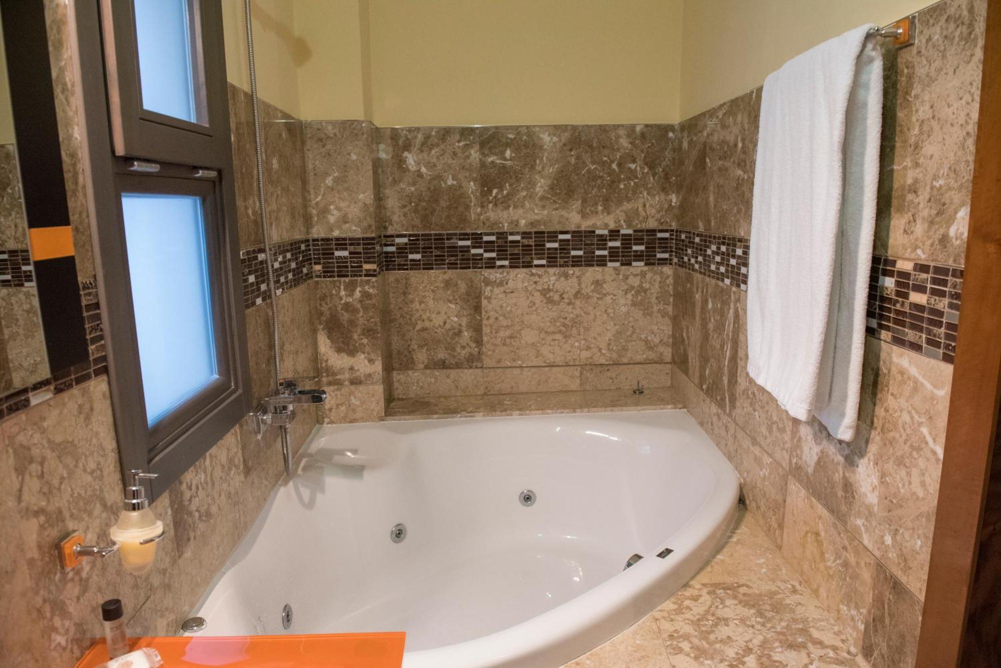 Apartamentos Luxury Puente De Triana Σεβίλλη Εξωτερικό φωτογραφία