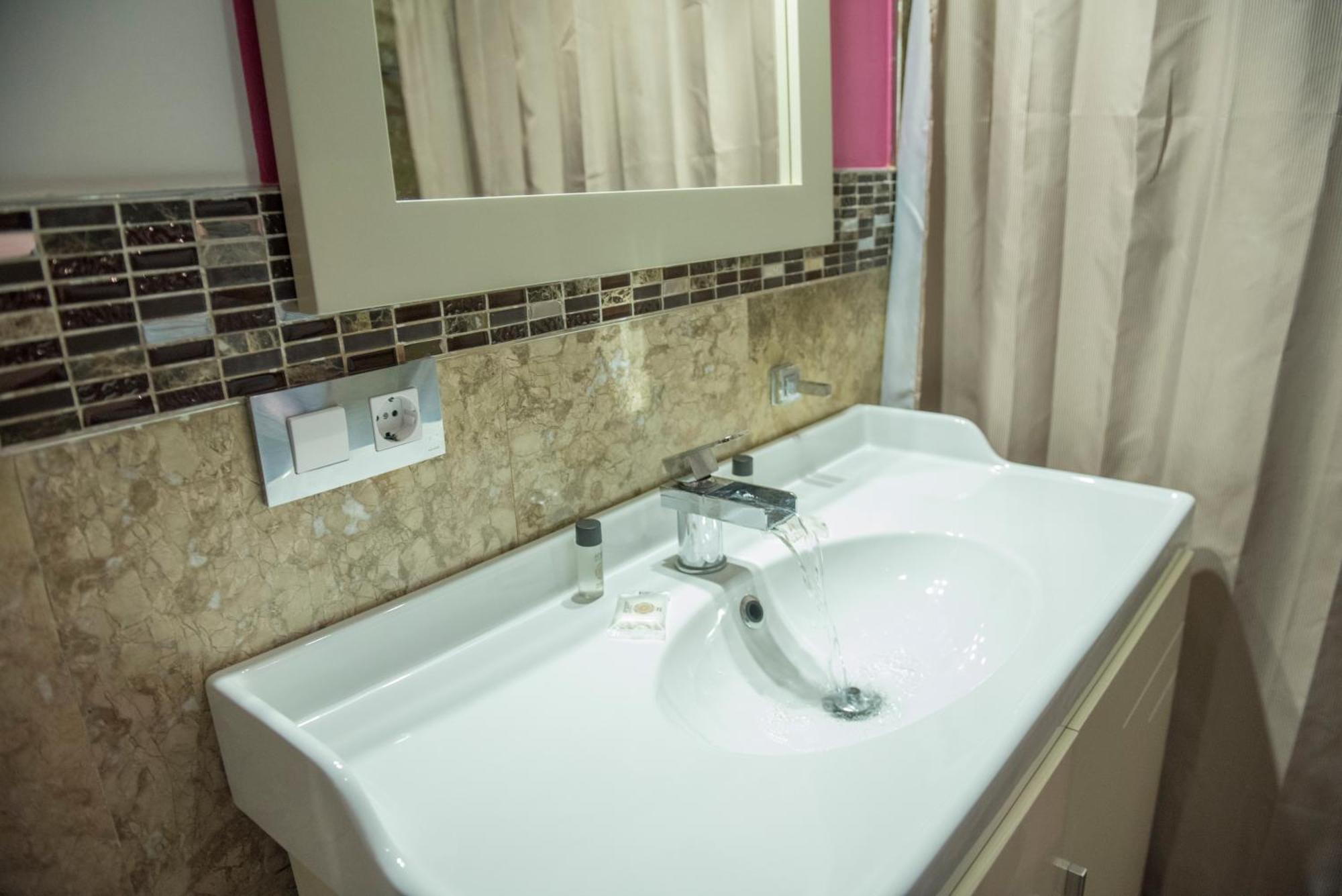 Apartamentos Luxury Puente De Triana Σεβίλλη Εξωτερικό φωτογραφία