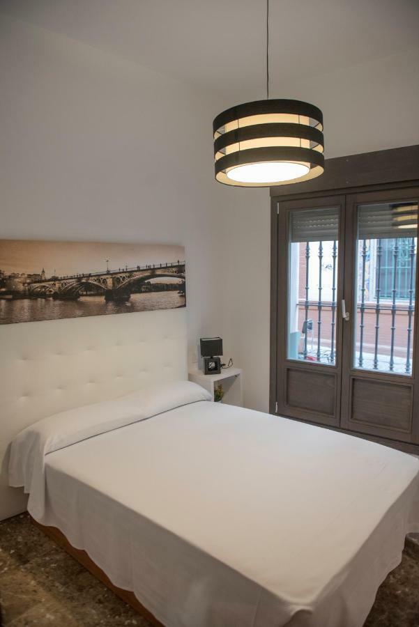 Apartamentos Luxury Puente De Triana Σεβίλλη Εξωτερικό φωτογραφία